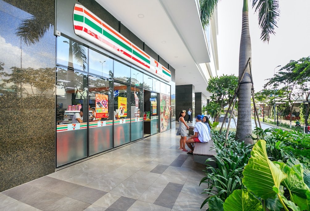 Cửa hàng tiện lợi 24/7