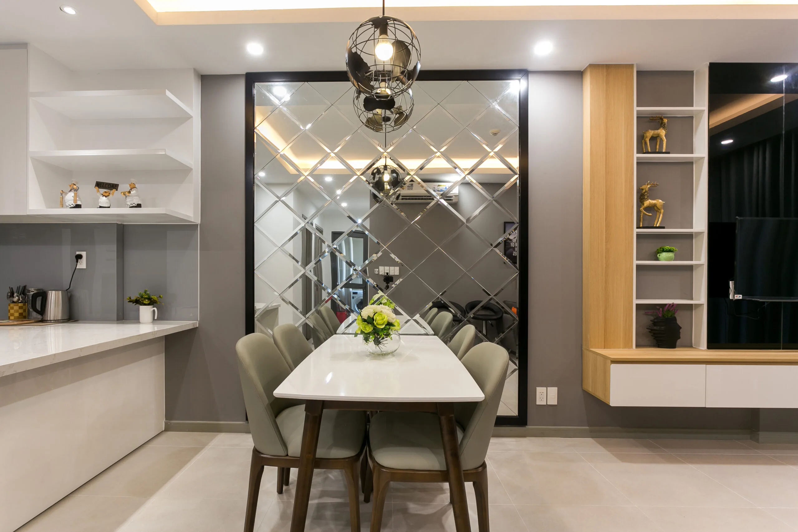 Bàn ăn 4 ghế căn hộ 2 phòng ngủ