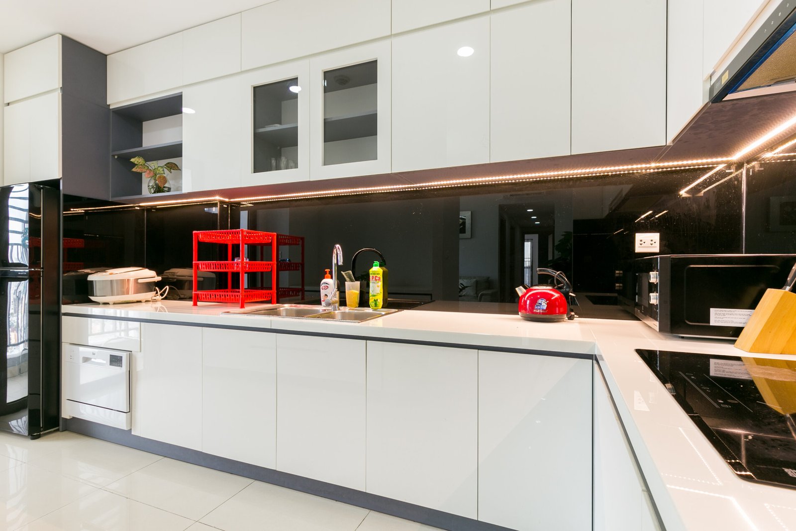 Khu vực bếp căn hộ RiverGate