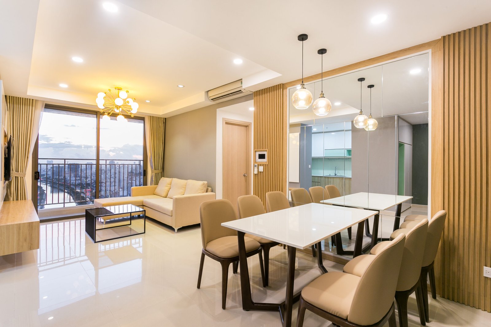 Căn hộ 3 phòng ngủ RiverGate Residence hình 1