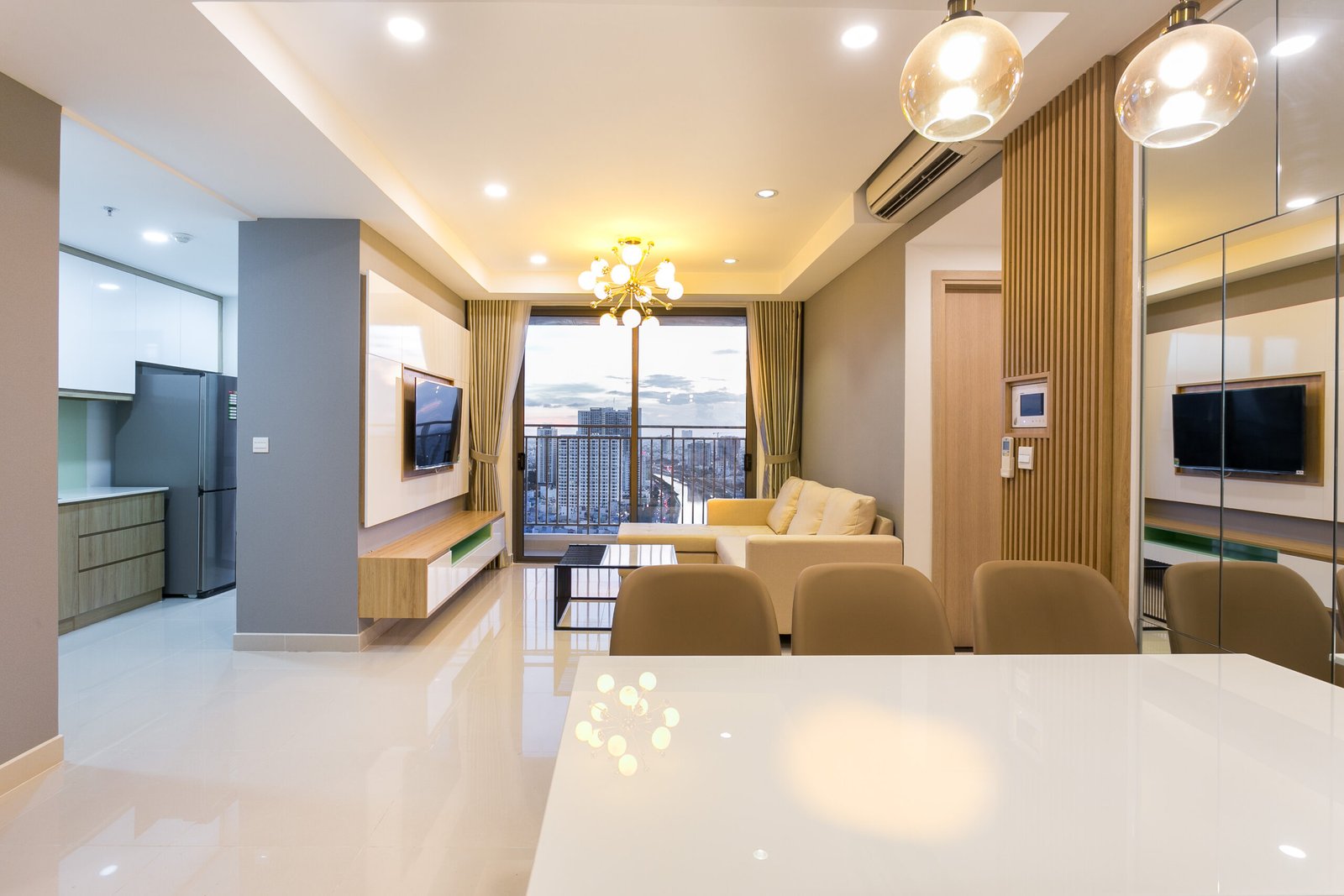 Căn hộ 3 phòng ngủ RiverGate Residence hình 2