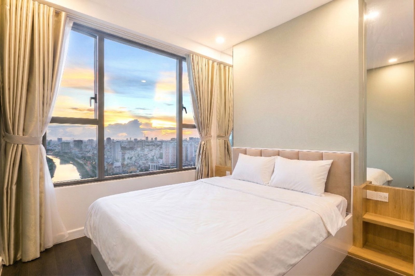 Căn hộ 3 phòng ngủ RiverGate Residence hình 5