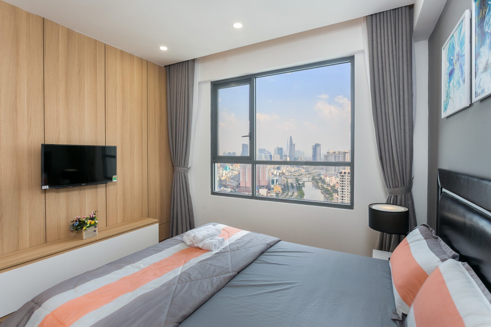 Căn hộ 2 phòng ngủ RiverGate Residence hình 6