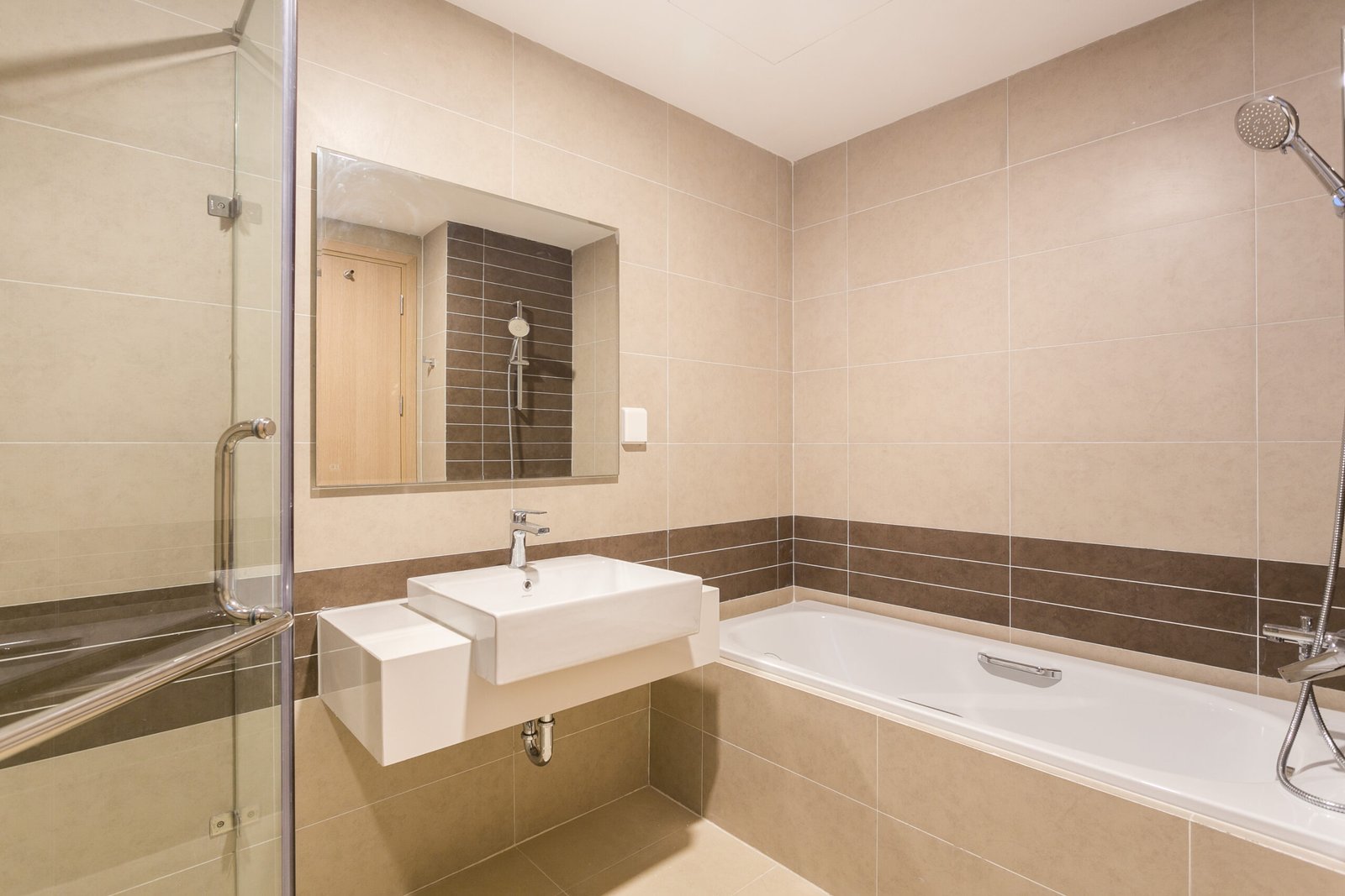 Căn hộ 3 phòng ngủ RiverGate Residence hình 10